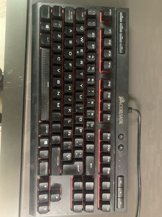 Teclado Gaming Corsair Negro y Rojo