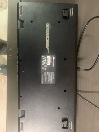 Teclado Gaming Corsair Negro y Rojo