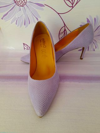 Zapatos de tacón MiMaO morados