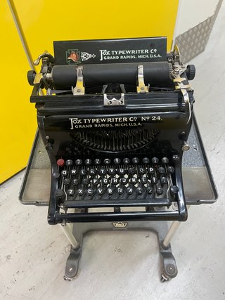 Máquina de Escribir Fox Typewritter Nº 24