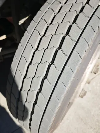 Camión Mercedes Atego 817 botellero lona