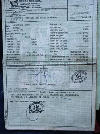 Camión Mercedes Atego 817 botellero lona