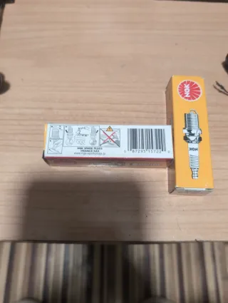 2 Bujías NGK 5722 BR9ES nuevas a estrenar