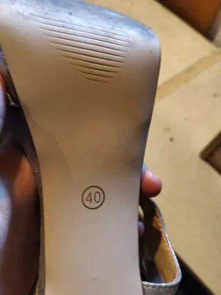 Sandalias de tacón plateadas