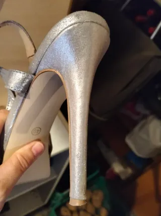 Sandalias de tacón plateadas