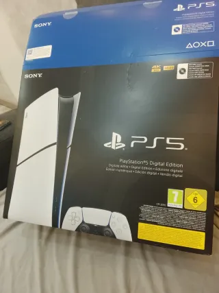 PS5 Digital Edition Sony - 4 meses de uso