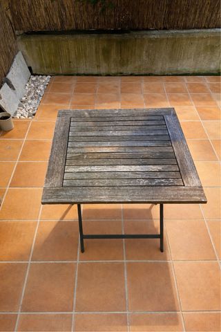 Mesa de jardín madera y metal