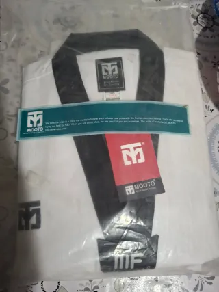 Traje de Taekwondo Mooto Negro