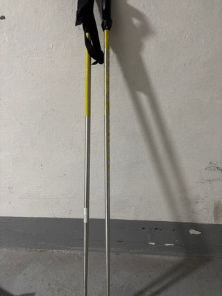 Bastones de esquiar amarillos