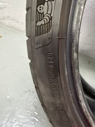 Neumático Michelin Pilot Sport 4S 235/35ZR19