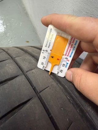 Neumático Michelin Pilot Sport 4S 235/35ZR19