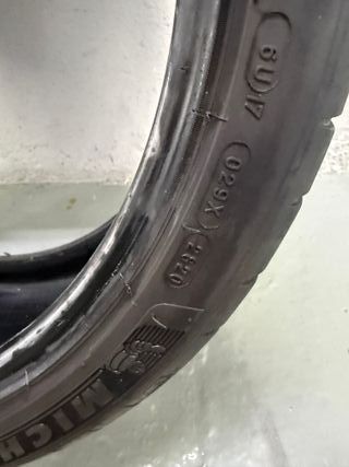 Neumático Michelin Pilot Sport 4S 235/35ZR19