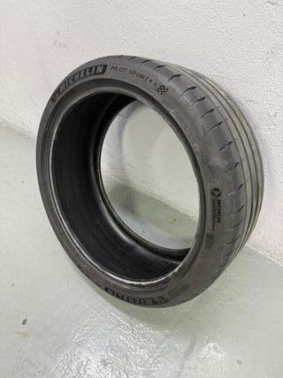 Neumático Michelin Pilot Sport 4S 235/35ZR19