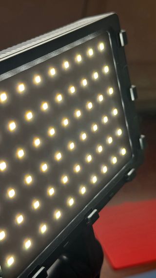 FOCO LED PORTÁTIL CON FILTROS DE COLOR