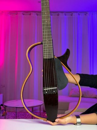 Yamaha Silent SL-G200S