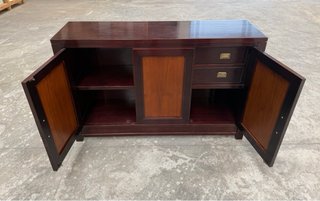 Mesa comedor extensible, sillas, recibidor, centro