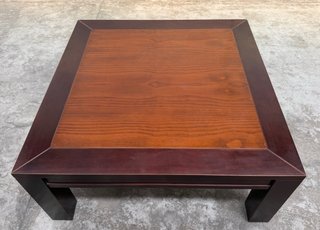 Mesa comedor extensible, sillas, recibidor, centro