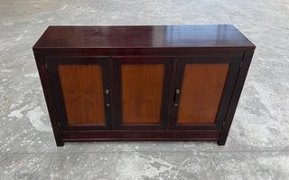 Mesa comedor extensible, sillas, recibidor, centro