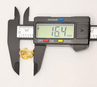 Pendiente de oro de 18k con circonitas, 4.46 g.