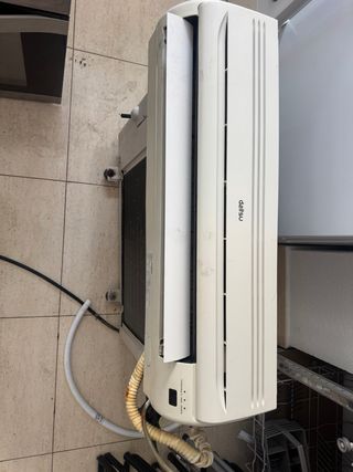 Aire Acondicionado Daitsu 3000 Frigorías con gas!