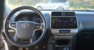 TOYOTA Land Cruiser D-4D GX 7 plazas