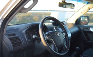 TOYOTA Land Cruiser D-4D GX 7 plazas