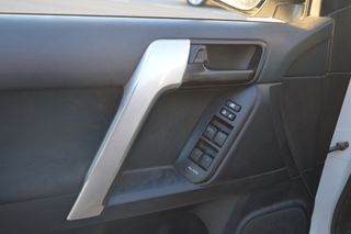 TOYOTA Land Cruiser D-4D GX 7 plazas