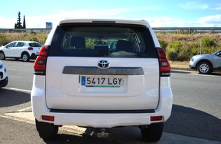 TOYOTA Land Cruiser D-4D GX 7 plazas