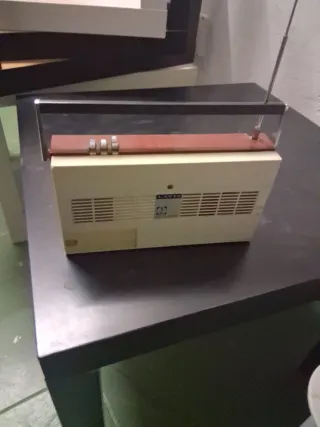 Radio Portátil Lavis Roja Vintage