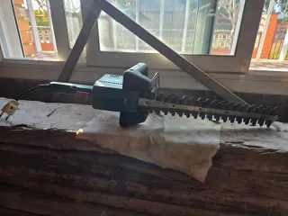 CORTASETOS BLACK & DECKER GS400