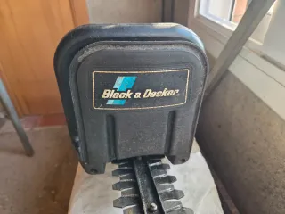 CORTASETOS BLACK & DECKER GS400