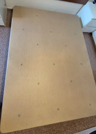 Base de cama beige seminueva