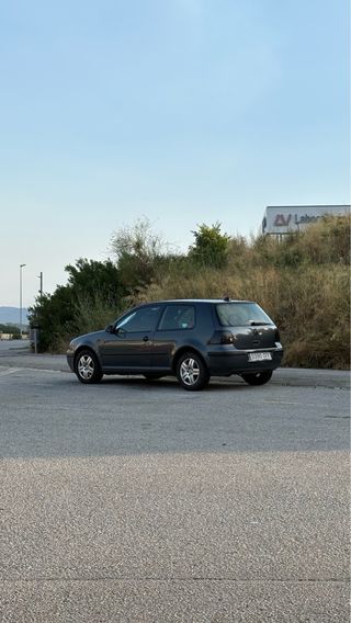 Volkswagen Golf 2003
