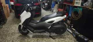 Yamaha NMAX 125 Oct 2024 - 6400 km