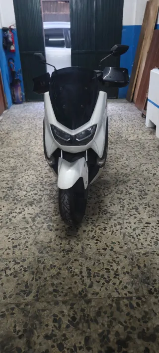 Yamaha NMAX 125 Oct 2024 - 6400 km