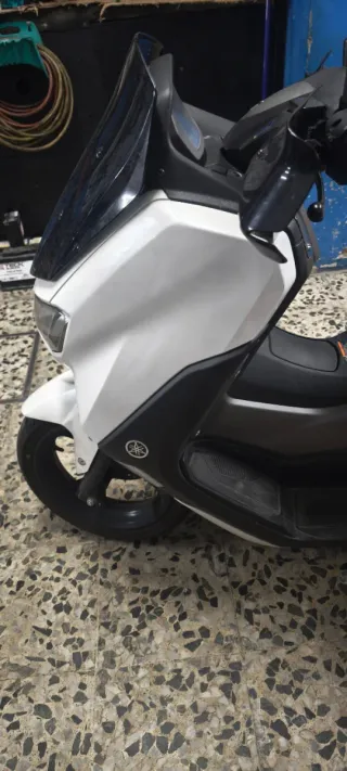 Yamaha NMAX 125 Oct 2024 - 6400 km