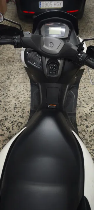 Yamaha NMAX 125 Oct 2024 - 6400 km