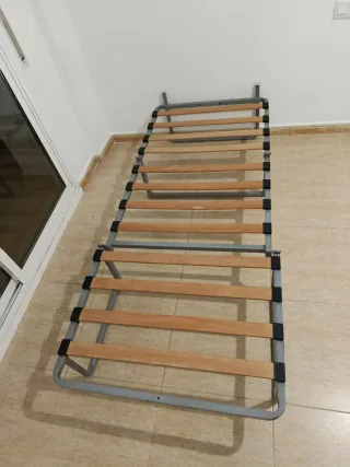 Cama Plegable Puff Metal y Madera