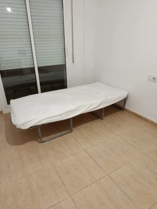 Cama Plegable Puff Metal y Madera