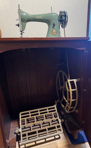 Máquina de coser Alfa vintage