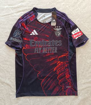 Benfica x Vhils 25/26 RICHARD RÍOS 20 M