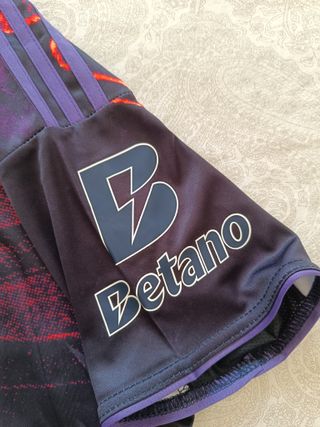 Benfica x Vhils 25/26 RICHARD RÍOS 20 M