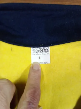 Sudadera con cremallera amarilla y azul