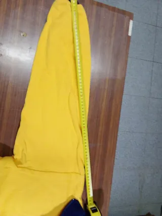 Sudadera con cremallera amarilla y azul