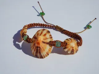 Pulsera artesanal lapas y vidrio marino