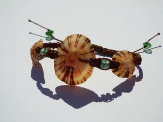 Pulsera artesanal lapas y vidrio marino