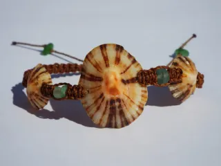 Pulsera artesanal lapas y vidrio marino