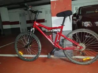 Bicicleta de Montaña Roja