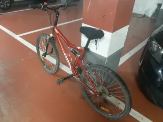 Bicicleta de Montaña Roja
