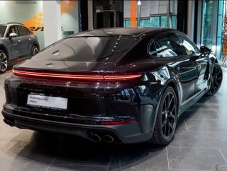 Porsche Panamera 4 E-Hybrid  2025